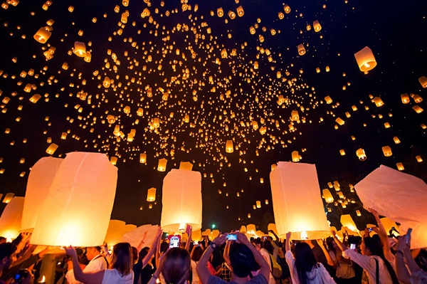 Rực rỡ đèn hoa tại lễ hội Loy Krathong, Thái Lan - BestPrice - BestPrice