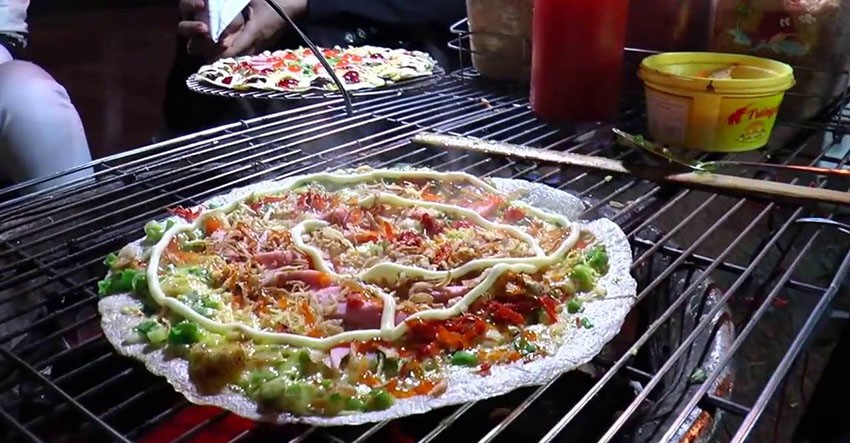 Bánh tráng nướng còn được gọi là Pizza Việt - Món ngon phú quốc